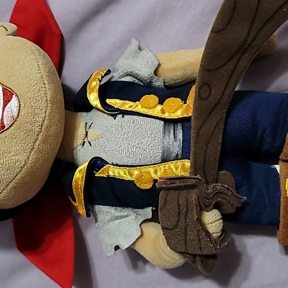 Disney Jake And The Neverland Pirates 13” Plush - Picture 3 of 7